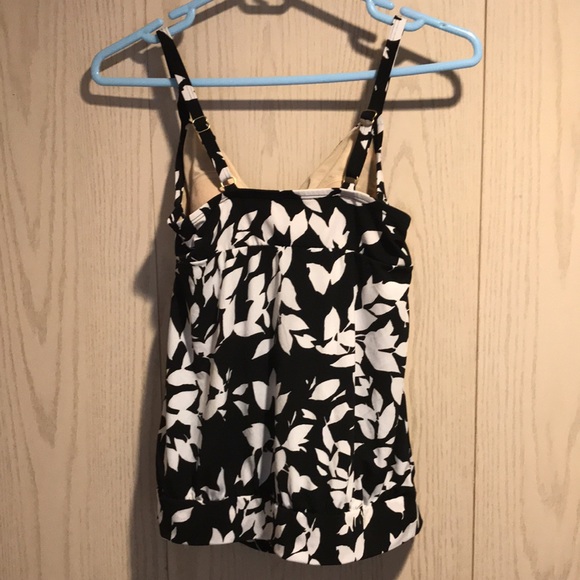 Lands’ End Women’s Size 6 Floral Swim Tankini Top Black White with Padded Bra - Picture 2 of 10